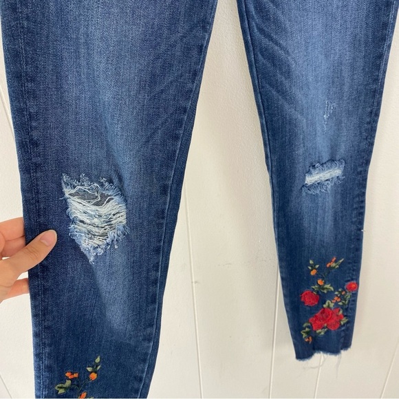 Driftwood Jackie Rose Floral Embroidered Skinny Jeans Raw Hem Stretch Size 26 - Picture 6 of 16